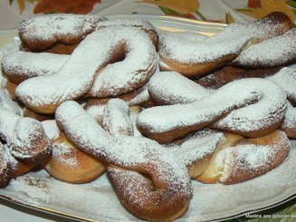 Воздушные пончики (на сгущеном молоке)