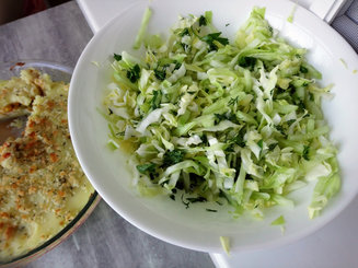 Салат с молодой капустой и огурцами