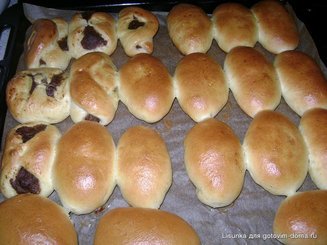 Пирожки с вишней и чёрной смородиной