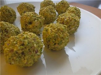 Сырные шарики с виноградом