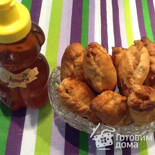 Шоссон ( французская булочка с яблоками)