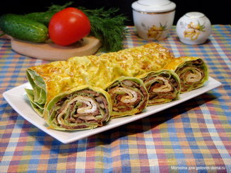 Рулет из курицы с омлетом