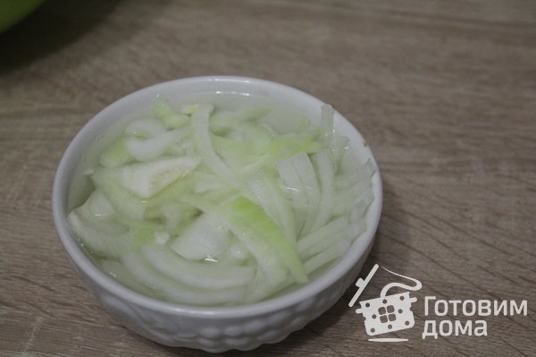 Салат из пекинской капусты с сервелатом и кукурузой фото к рецепту 2