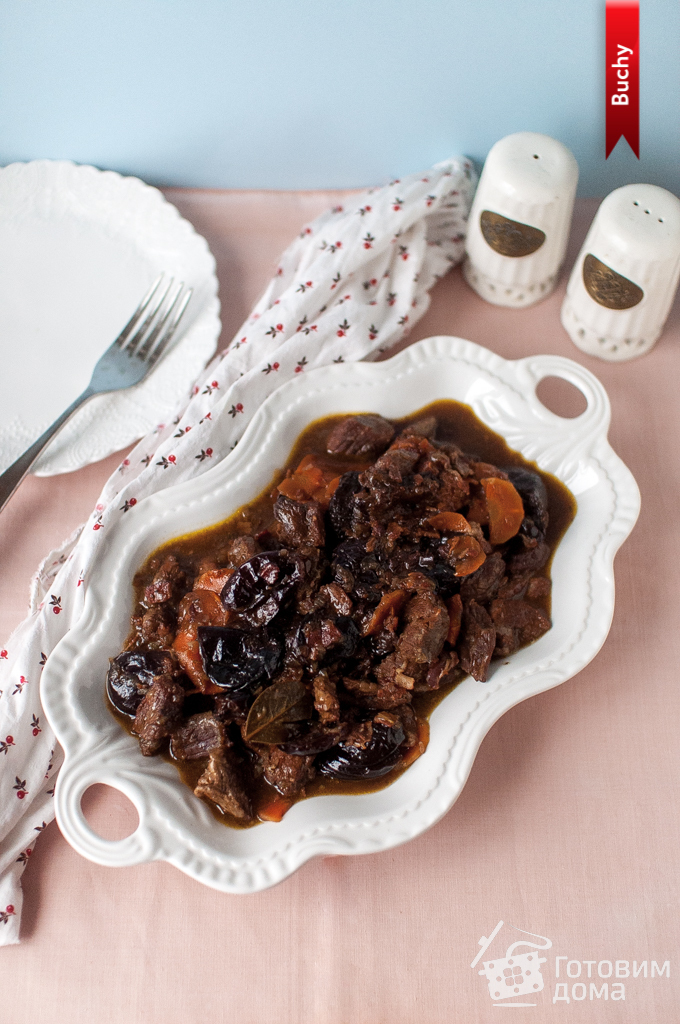 Говядина с черносливом в рукаве в духовке — рецепт с фото пошагово