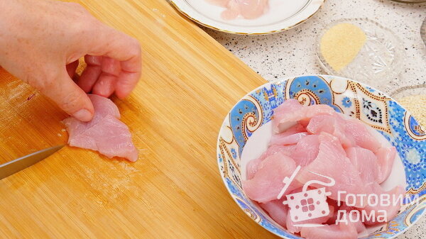 Куриное мясо в трёх видах кляра: из колбасного сыра, крабовых палочек и колбасы фото к рецепту 7