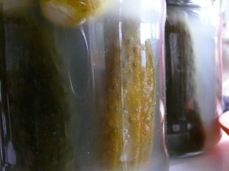 Огурцы соленые консервированные