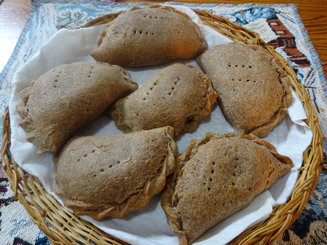 Русские ржаные пирожки с картофелем