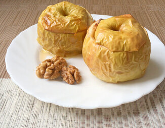Запеченные яблоки с медом и грецкими орехами