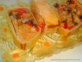 Скумбрия с овощами и грибами, запечённая в тесте