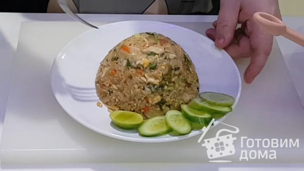 Као пад гай (Khao Pad Gai) Тайский жареный рис с курицей фото к рецепту 10