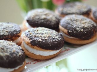 Ореховые пирожные-буше