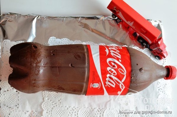 &quot;Бутылка Coca- Cola&quot; торт фото к рецепту 6