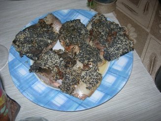 Лосось в панировке с лимонным маслом