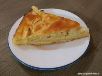 Пирог с творогом и яблоками