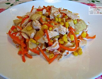 Диетический салат с курицей и овощами