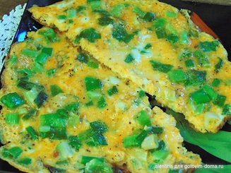 Яичница с зеленым луком