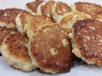 Сырники из творога с яблоками