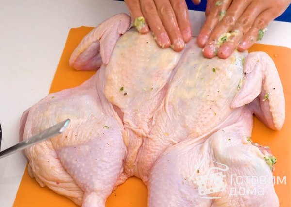 Сочная курочка в духовке с овощами фото к рецепту 3