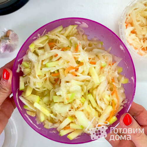 Салат из квашеной капусты