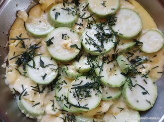 Нежный омлет с кабачками