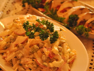 Салат из редиса с сыром и яйцами