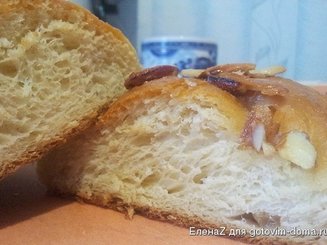 Сдобная булка/булочки с миндальной глазурью