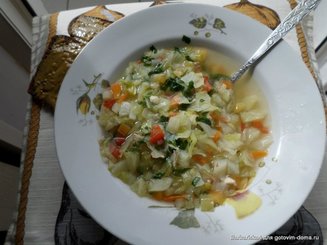 Щи из свежей капусты с курицей