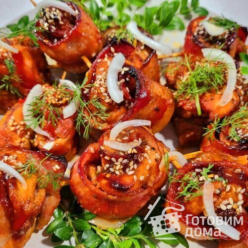 Куриные шашлыки в беконе