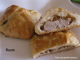 Пирожки с мясом из слоенного теста