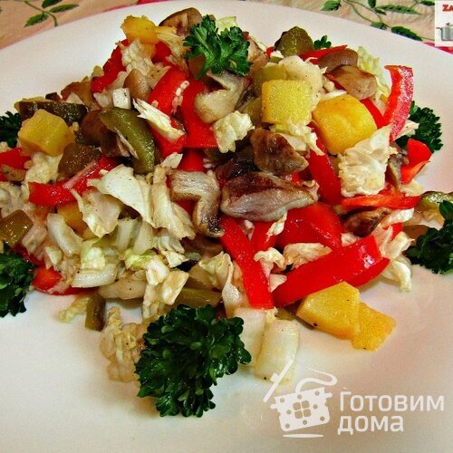 Постный салат с пекинской капустой и грибами