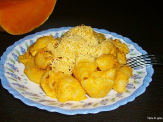pasta in salsa di zucca e mandorle-Паста в тыквенном соусе