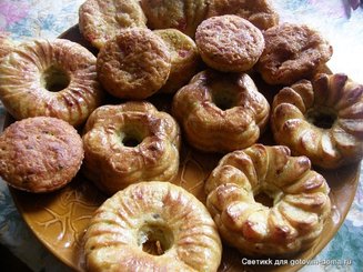 Маффины с кабачками, помидорами и сыром