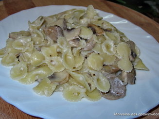 Фарфалле с шампиньонами