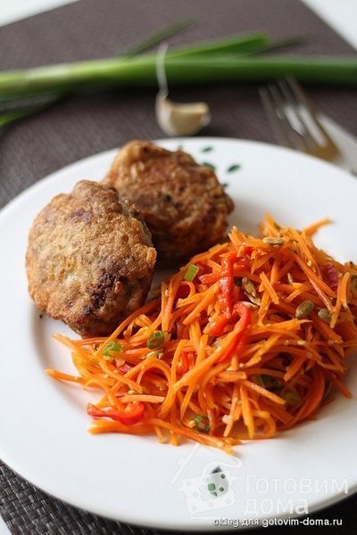 Пикантный морковный салат фото к рецепту 1