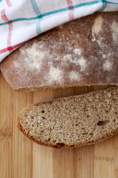 Хлеб с цельнозерновой мукой фото к рецепту 1
