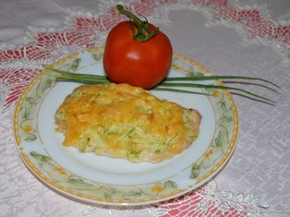 Куриное филе под кабачковой шубой