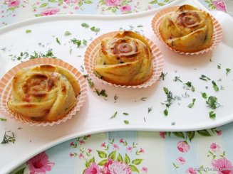 Маффины с кабачками, помидорами и сыром