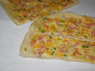 Фламмкухен из Эльзасса - пирог с луком, беконом и сыром