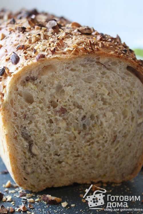 Хлеб с цуккини и лесными орехами