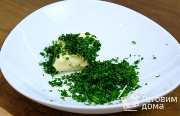 Картофель запеченный в духовке под ароматной хрустящей корочкой фото к рецепту 3