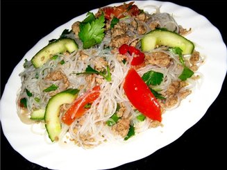 Стеклянная лапша с фаршем и овощами
