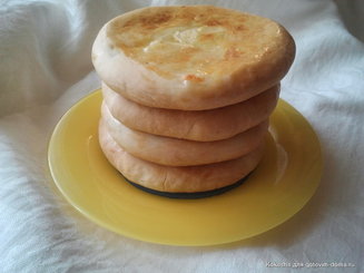 Менгрельские xачапури  с сыром и Кубдари с мясом
