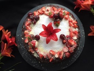 Торт "Клубничная роза"
