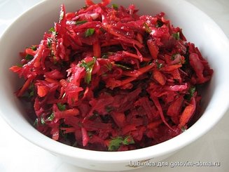 Салат из квашеной/кислой капусты и свеклы