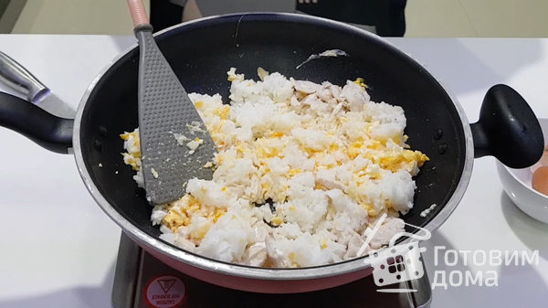 Као пад гай (Khao Pad Gai) Тайский жареный рис с курицей фото к рецепту 5