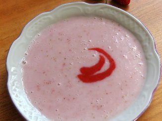 Клубничная манная каша