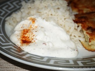 Заправка из йогурта по-болгарски