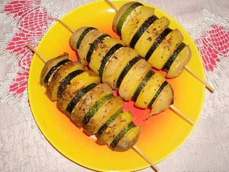 Шашлычки из картофеля и цуккини