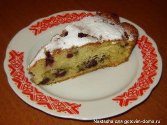 Легкий вишневый пирог