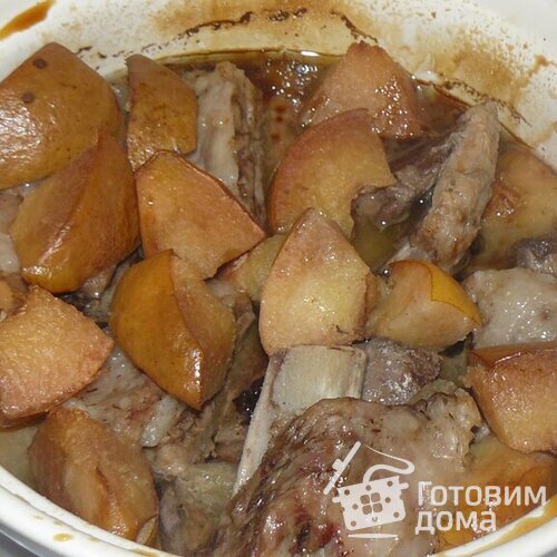 Пошаговый рецепт запекания свинины с яблоками и чесноком